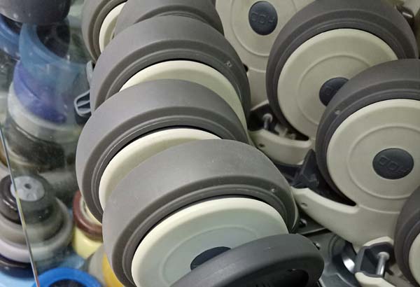 1556592603392400.jpg 靜(jìng)音萬向腳輪.jpg