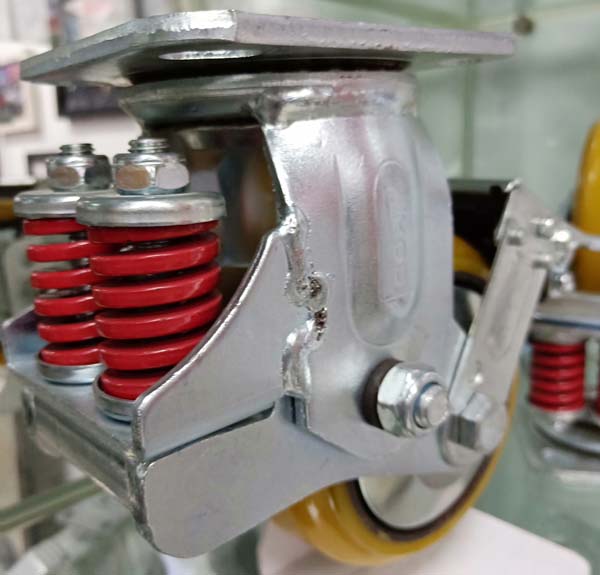 萬向腳輪隻三個釘能固定好（hǎo）嗎